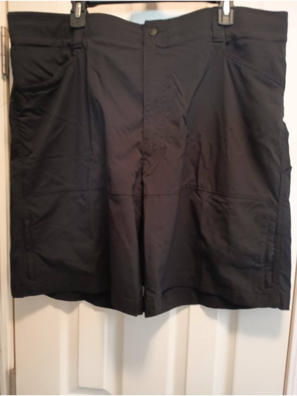 WRANGLER PERFORMANCE UTILITY SHORTS Size 42 BLACK